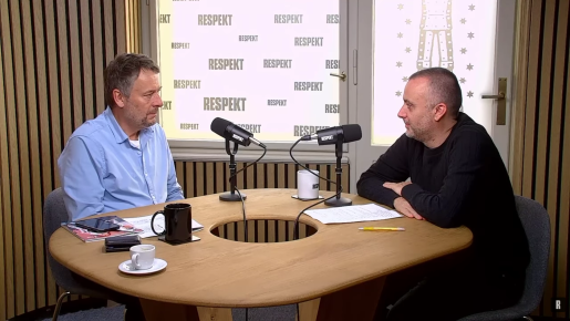 Šetřit na neziskovkách je iluze. Stát by zaplatil mnohem víc, říká Šimon Pánek v podcastu Respektu