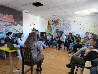 „Naše země potřebuje změny“: Jaké problémy trápí mladé lidi v Severní Makedonii?