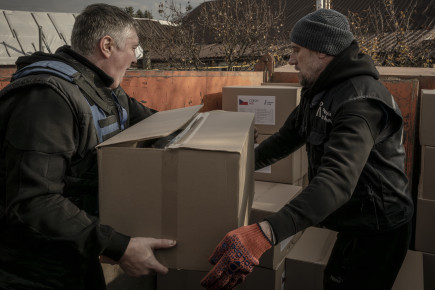 Vláda navrhuje drasticky omezit humanitární pomoc, včetně podpory Ukrajiny. Odborníci žádají přehodnocení 