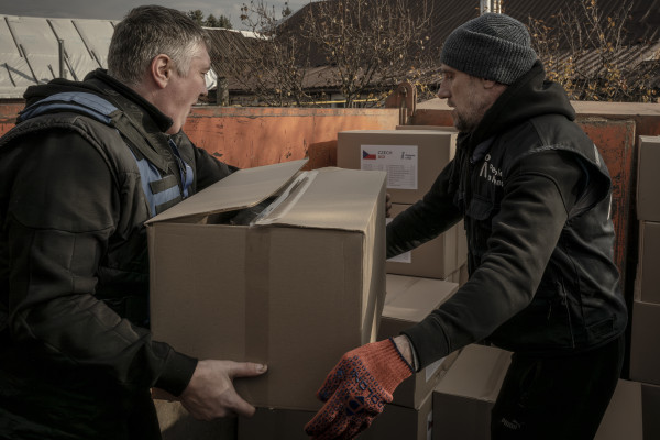 Vláda navrhuje drasticky omezit humanitární pomoc, včetně podpory Ukrajiny. Odborníci žádají přehodnocení 