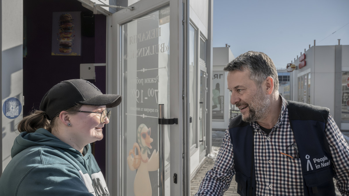Marija peče chleba navzdory bombardování: Jak granty pro malé podniky drží Ukrajinu v chodu