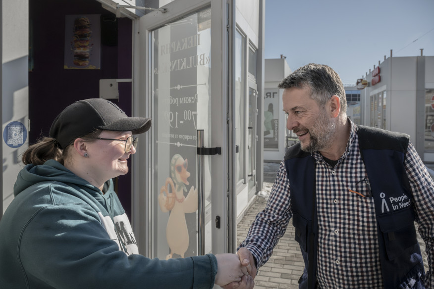 Marija peče chleba navzdory bombardování: Jak granty pro malé podniky drží Ukrajinu v chodu