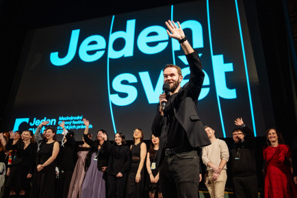 Filmový festival Jeden svět 2026 zaznamenal rekordní účast a přesouvá se na Jeden svět online
