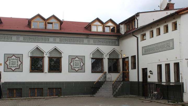 Razie v pražské mešitě? V Paříži by pak hořela půlka města