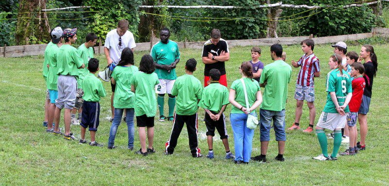 Sportovní akce „Fotbal pro rozvoj“ v Hřebenech na hradě Hartenberg