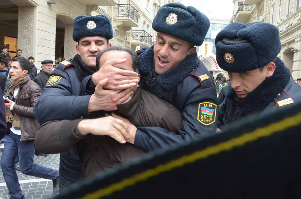 Na náměstí míru vyroste cela na podporu politických vězňů v Ázerbájdžánu