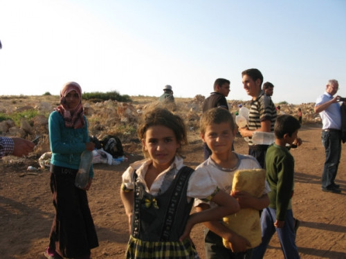 ČvT pomáhá uprchlíkům a raněným přímo v Sýrii. Vybavil chirurgický sál, matkám a dětem poskytl léky a jídlo