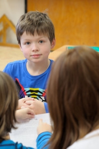 Práce bez hranic za mzdu v páté platové... aneb lesk a bída profese asistenta pedagoga