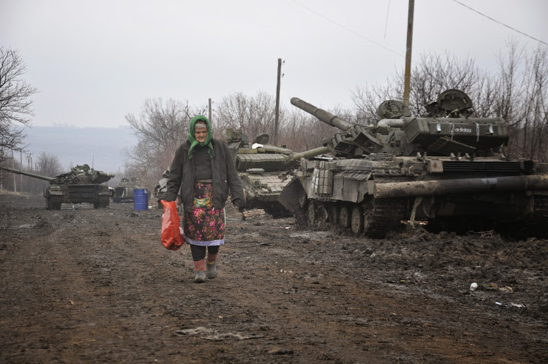 Pořád jsem se modlila ve sklepě. Do Nikišina na frontě jsme dopravili první pomoc po půl roce