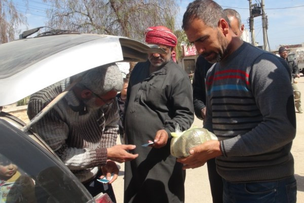 Přes moře do Evropy se nejčastěji vydávají syrští uprchlíci. Člověk v tísni jim pomáhá přímo v Sýrii