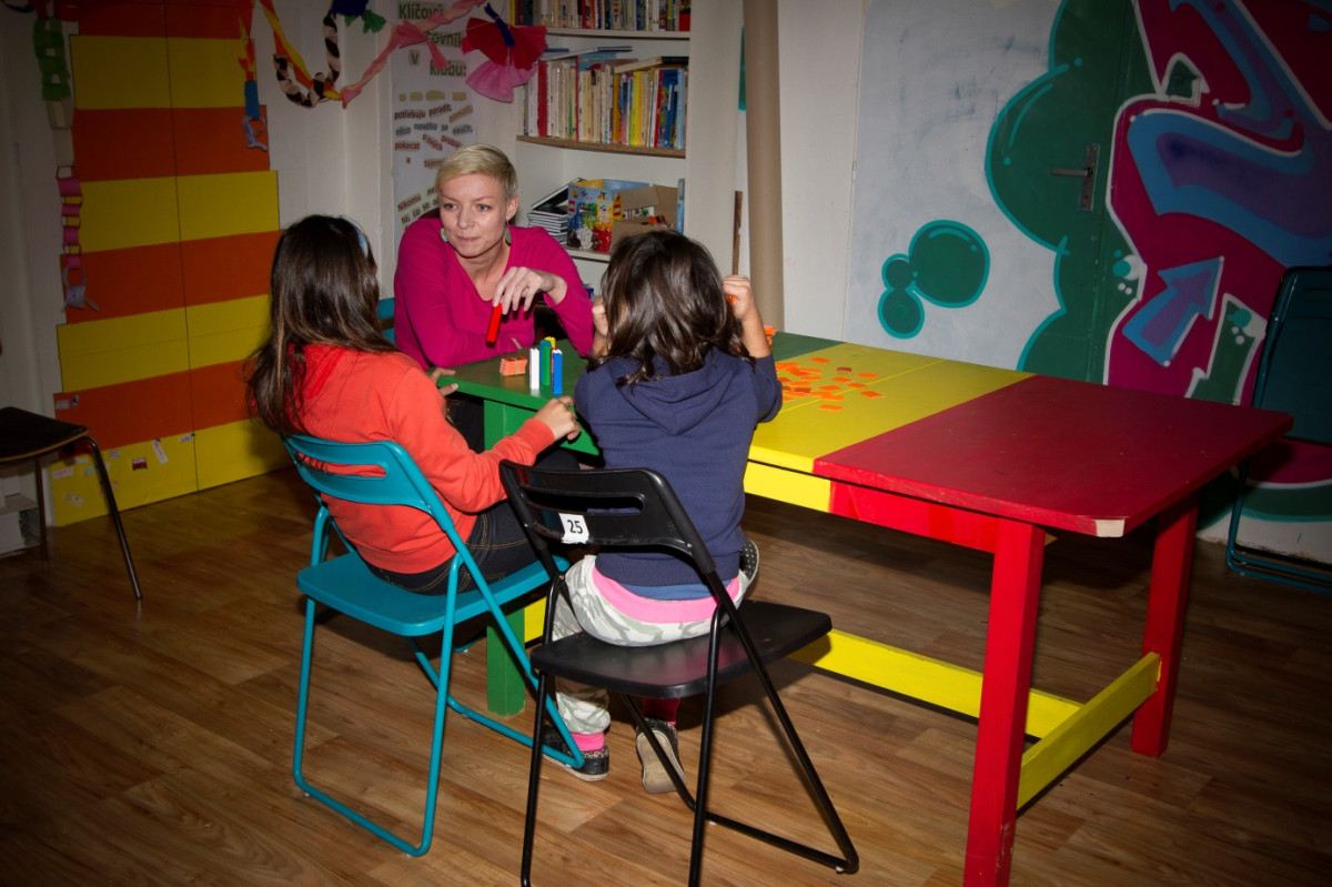 Díky doučování děti zažívají úspěchy ve škole