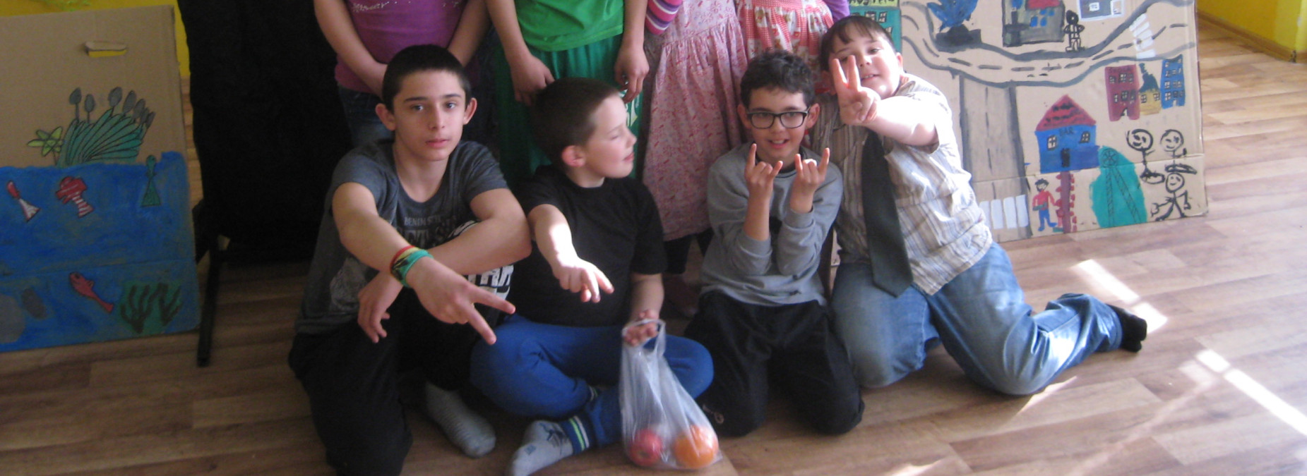 Na zahájení festivalu Jeden svět to rozbalí Small crew!