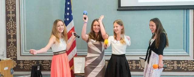 Chudoba, AIDS, špačci… Jaké problémy trápí žáky 7 nových Světových škol?