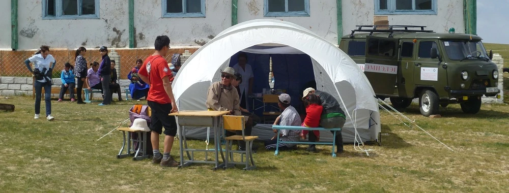 České mobilní ambulance pomáhají nomádům v mongolských stepích