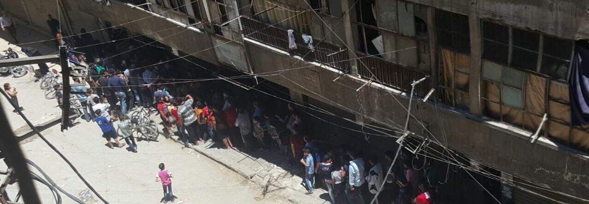 Téměř 400 000 civilistů v syrském Aleppu a Manbidži je zcela odříznuto od humanitární pomoci