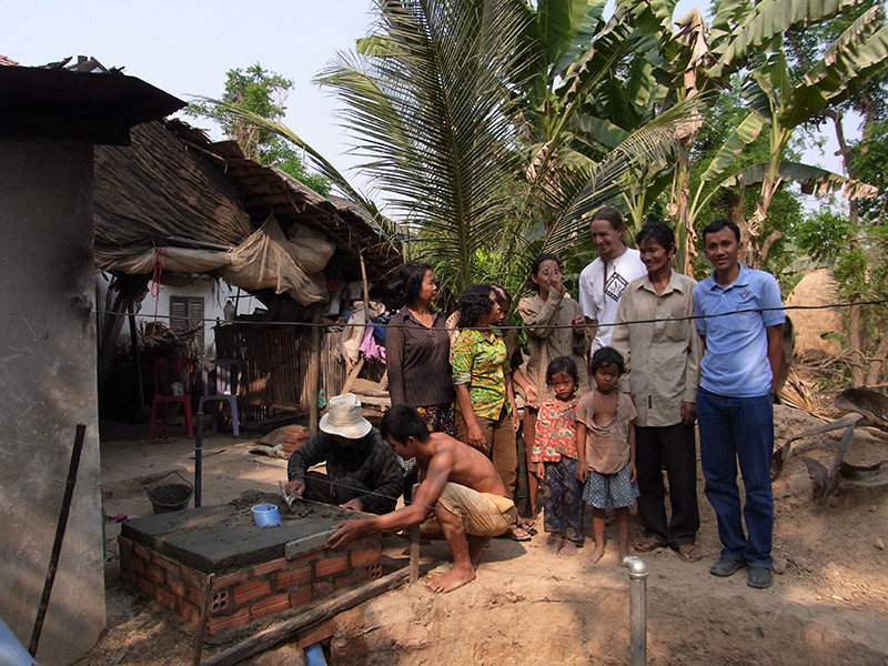 Bioplynárny šetří dřevo i zdraví. S pomocí RWE už jich v Kambodži vyrostlo 171