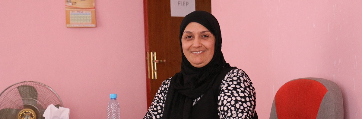 Ženy mi nechtěly ani otevřít, po dvou letech chodily samy na školení, říká Hadiah. Pro českou neziskovku v Afghánistánu pracuje 12 let