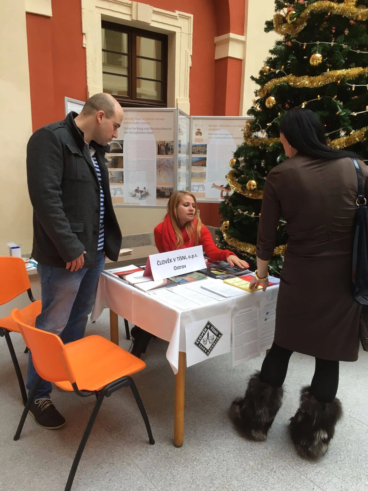 Prezentace služeb organizace Člověk v tísni v Ostrově