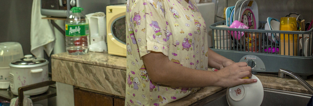 Azylanti a pracovní migranti z třetích zemí: Jaká mají práva na evropském trhu práce?