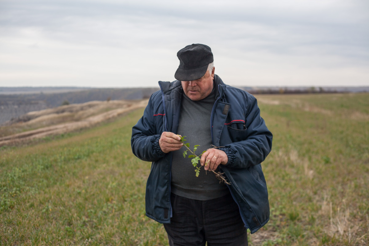 Krmím půdu, říká moldavský farmář Mihai, který přešel na ekologické zemědělství