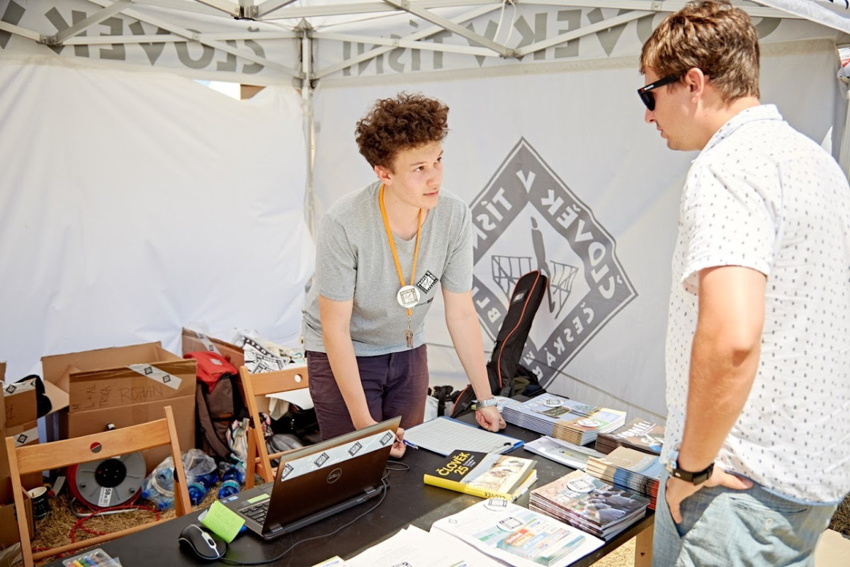 Vybíráme z programu: Člověk v tísni na Foru 2000