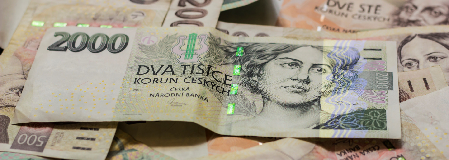 Člověk v tísni zveřejnil velké srovnání poskytovatelů půjček: Rozdíl v sankcích může činit až pětinásobek