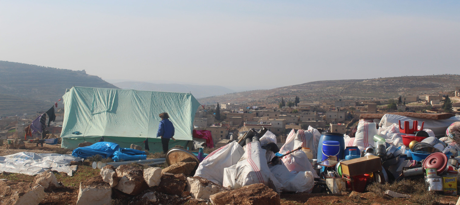 Eskalace bojů v Idlíbu donutila stovky tisíc lidí opustit své domovy