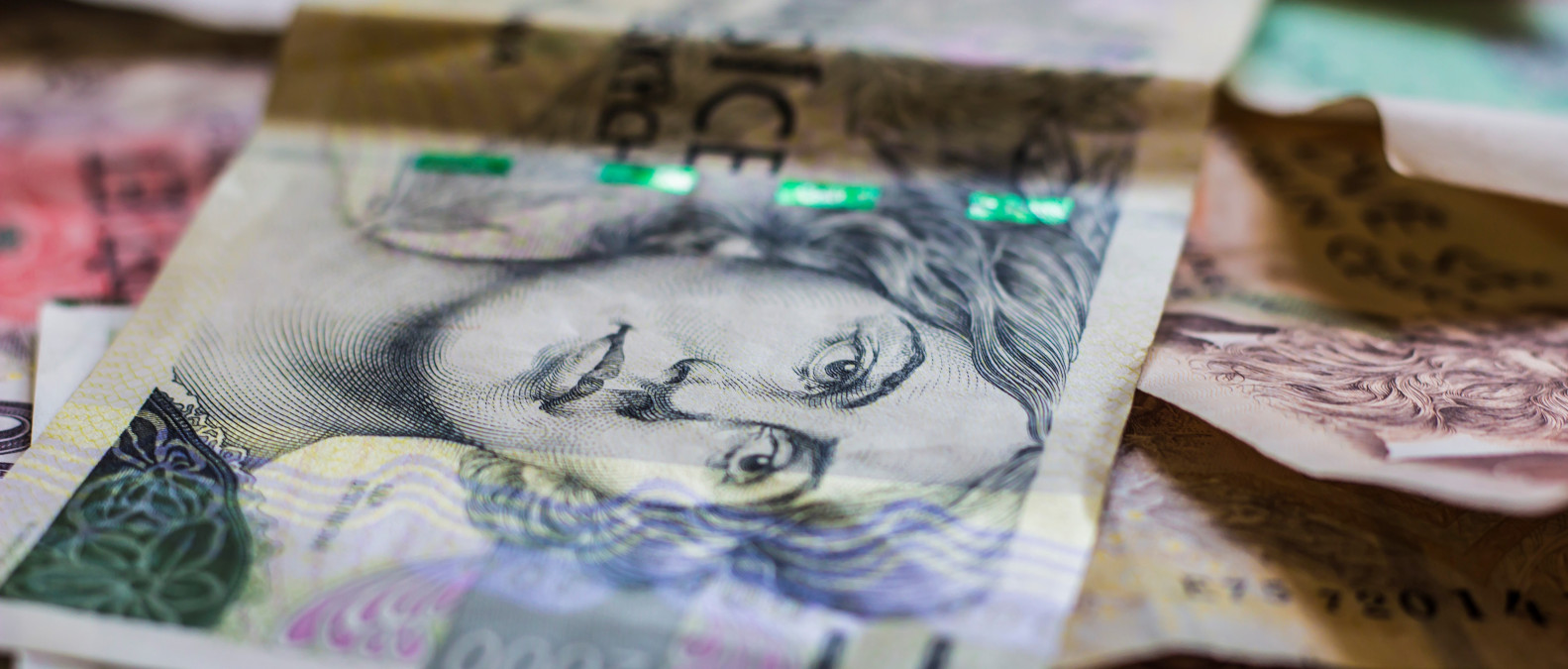 ČRo Plus: Proč je tolik exekucí? Protože vlivové skupiny zprivatizovaly spravedlnost, říká Daniel Hůle