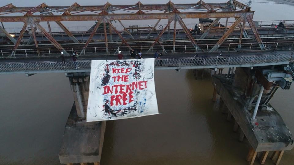 Vietnam přijal nový zákon, omezující právo na soukromí a svobodu na internetu