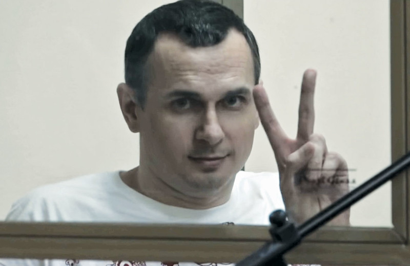 Propusťte Oleha Sencova, žádá EU Rusko v den zahájení fotbalového mistrovství světa