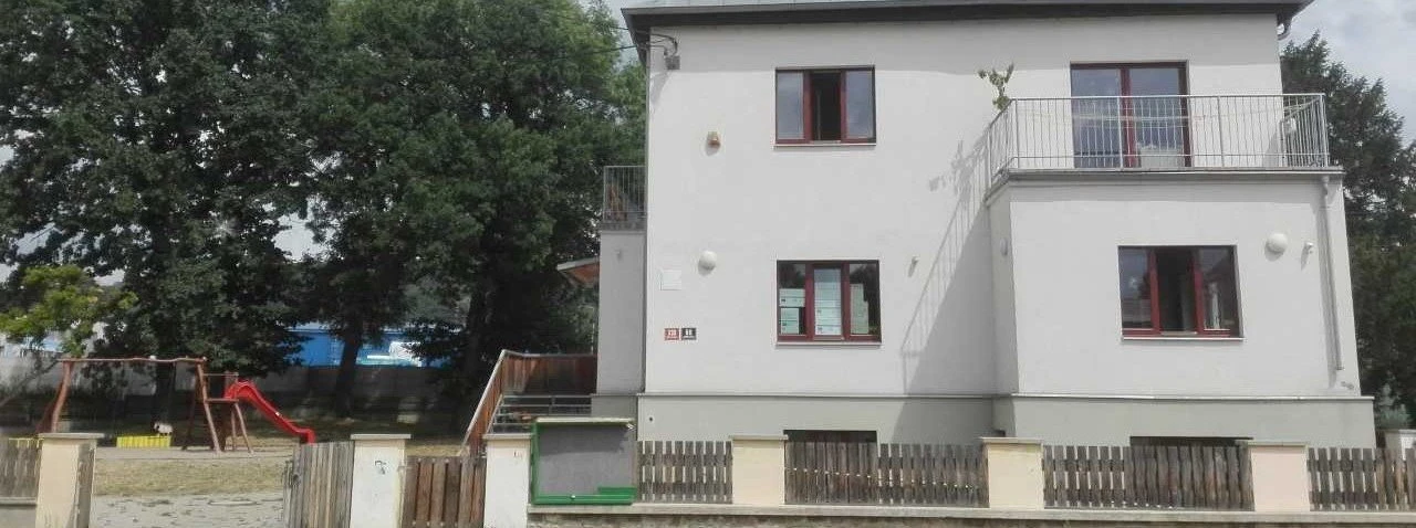 Po uzavření ústeckých ubytoven přespávají lidé v tělocvičně ZŠ