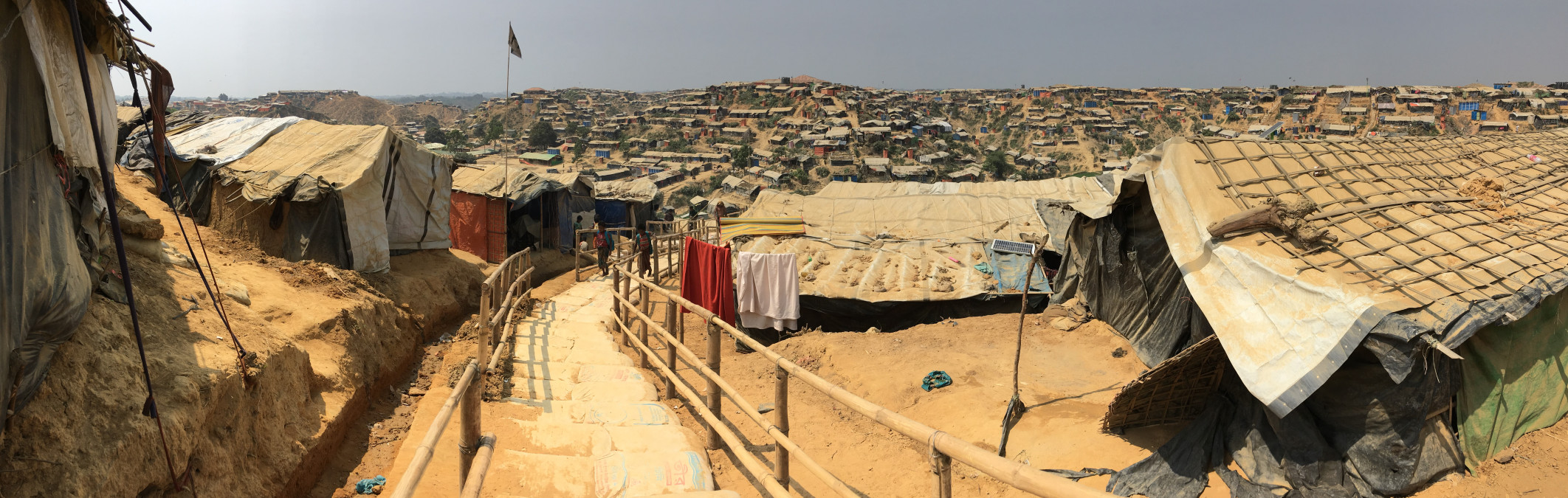 E15: V Bangladéši lidé přijímání uprchlíků nezpochybňují, říká koordinátor Člověka v tísni Pavel Trousil