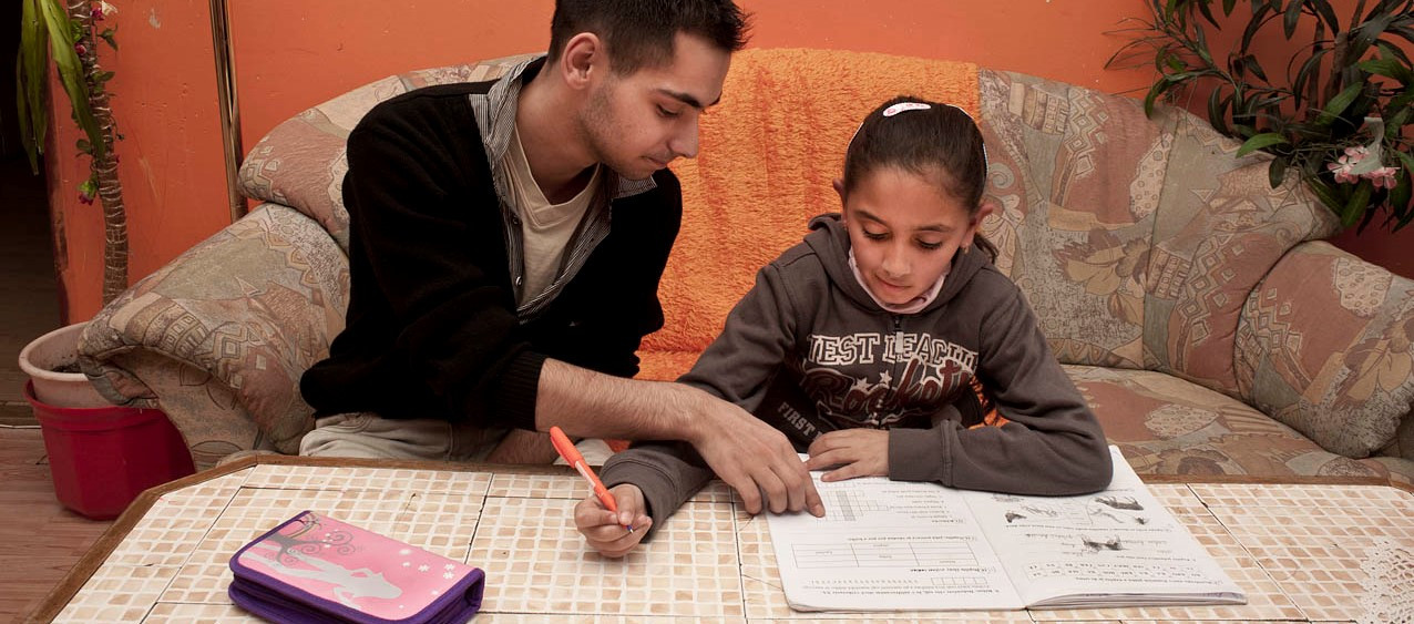 Na tři desítky dobrovolníků pomáhají v Ústeckém kraji s doučováním chudých dětí. Děkujeme za čas a energii, které jim věnujete!