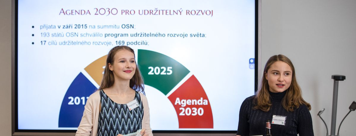 Proč a jak v Česku lépe vzdělávat o světě aneb jak Česko zavádí globální rozvojové vzdělávání