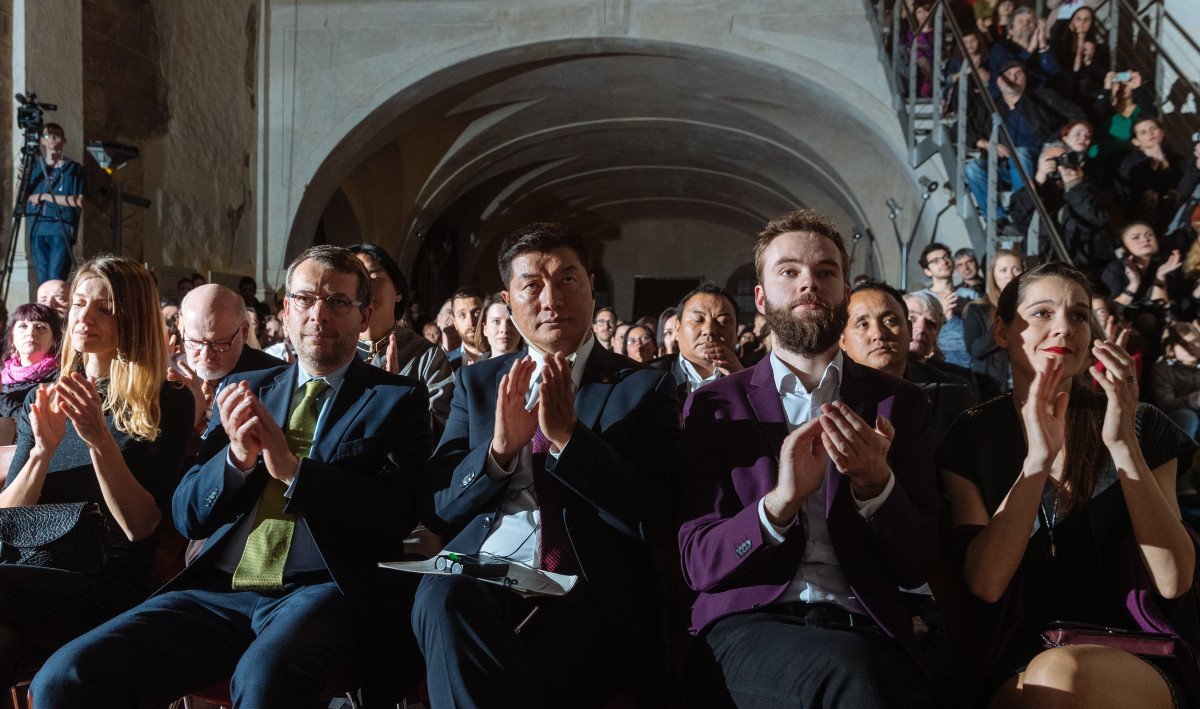 ŽIVÝ PŘENOS: Předávání cen Homo Homini 2019 (5. 3. 2019 19.00)