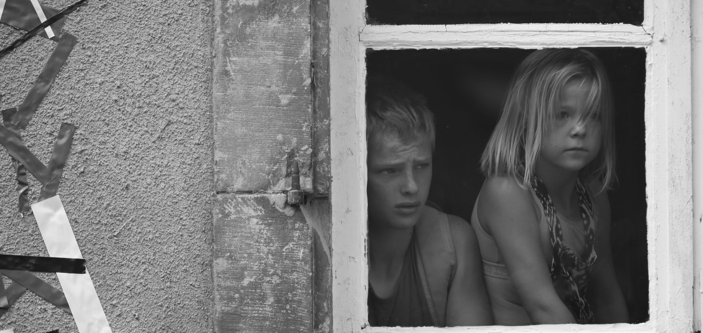 Nevíte jak se doma učit s dětmi? Dostali jste se do finančních problémů? Nejste na to sami! 