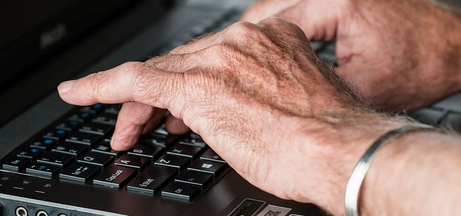 SeznamZpravy: Česko přepnulo do online režimu. Internet ale nemá přes 800 tisíc domácností