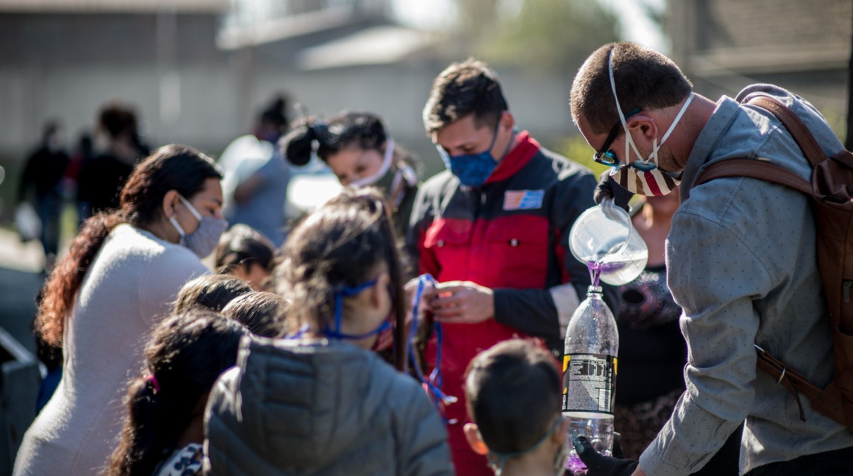 V Přerově jsme potřebným lidem rozdávali roušky a dezinfekci