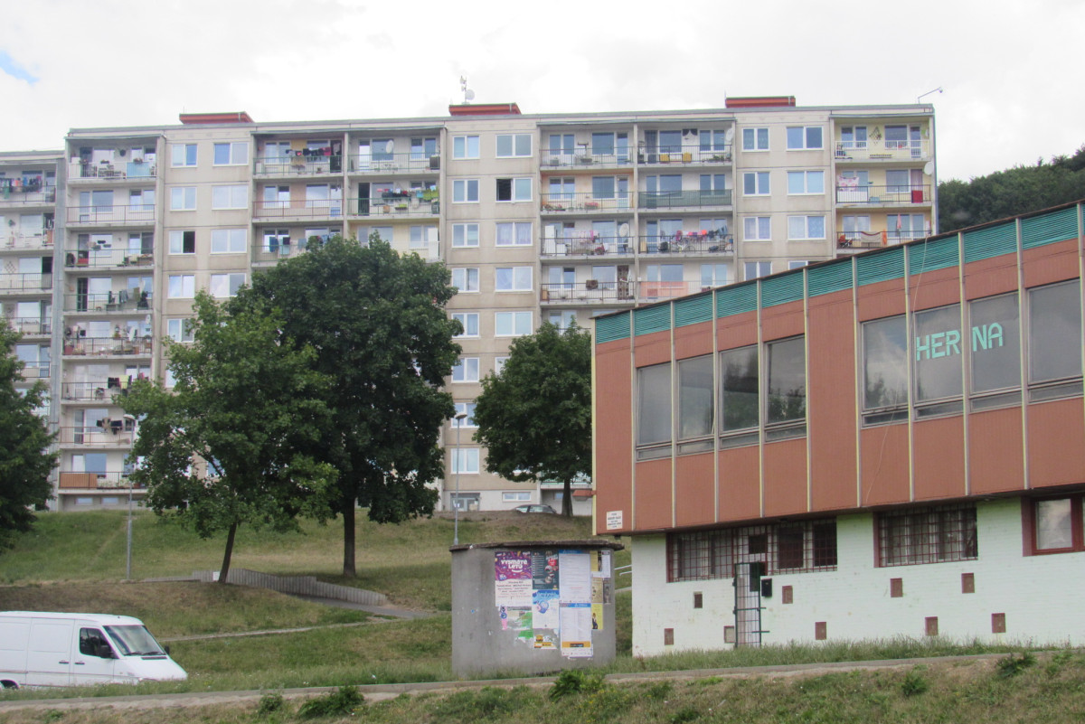 V nouzi poznáš, kým jsi.