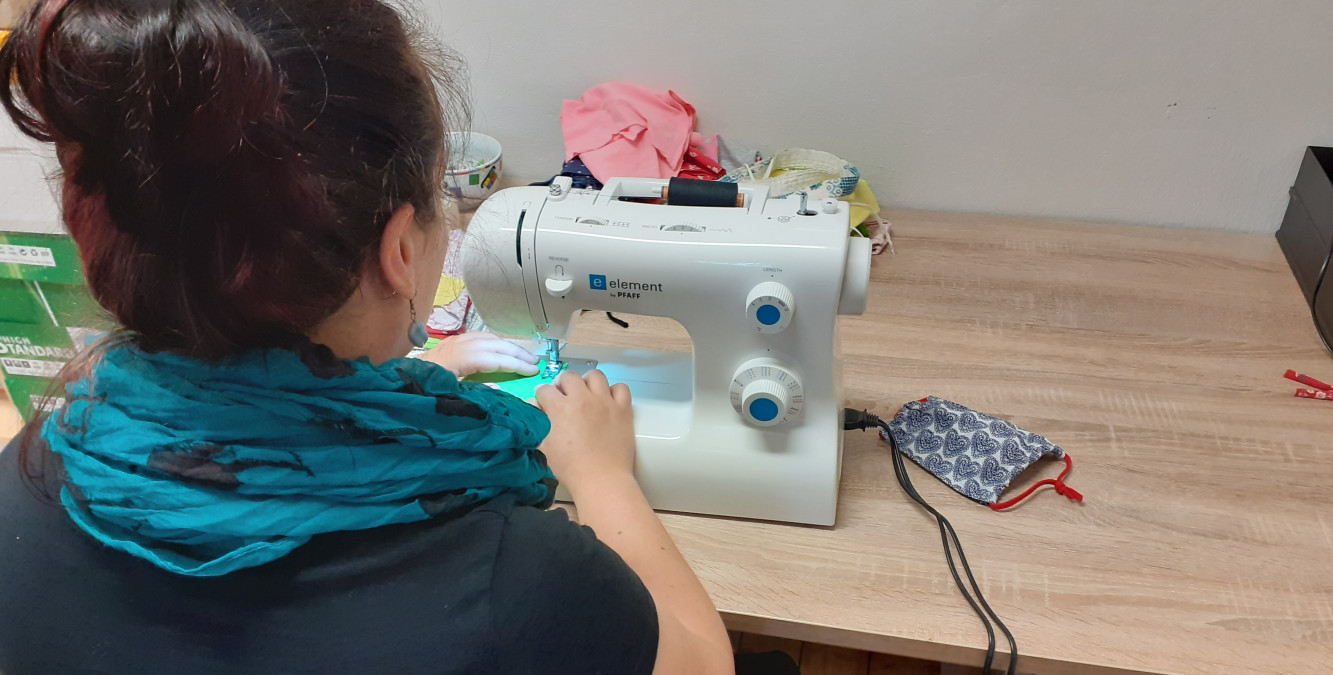 Šicí stroje od společnosti Lidl budou pomáhat i po koronavirové krizi