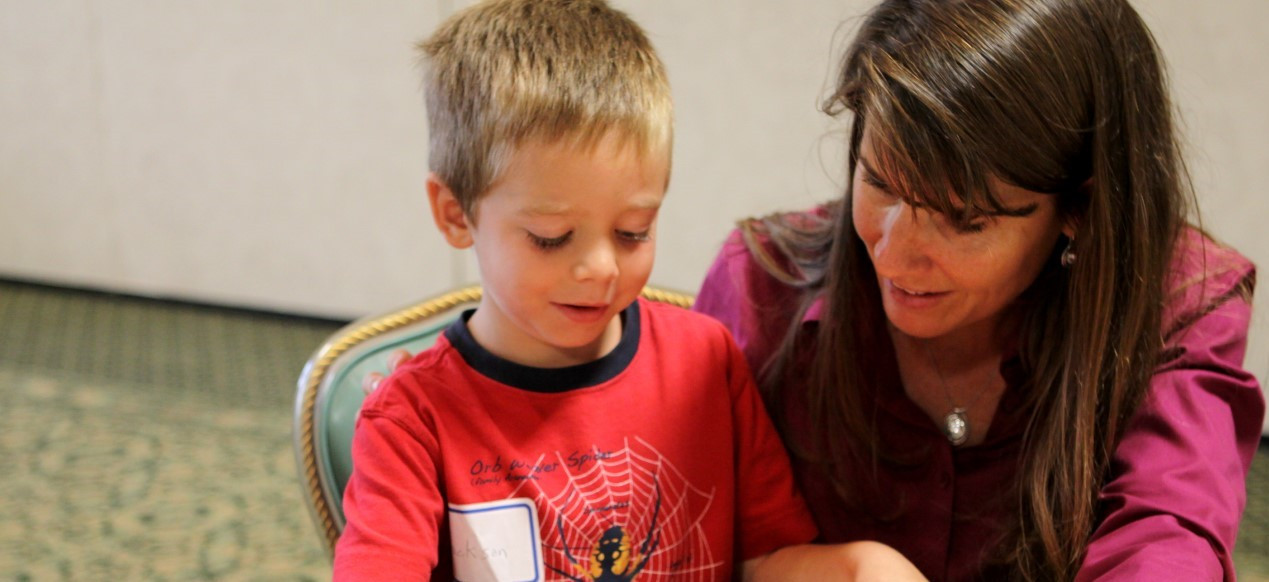 Doučování, obstarávání počítačů nebo příspěvek na dioptrické brýle. Příběhy dětí z období distančního vzdělávání