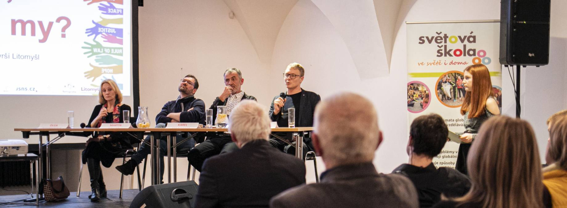 Lidská práva jsou stále aktuální, ukázali veřejnosti žáci v Litomyšli