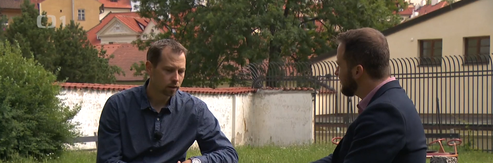 ČT: Češi začínají šetřit a dluhové linky rozšiřují otevírací dobu