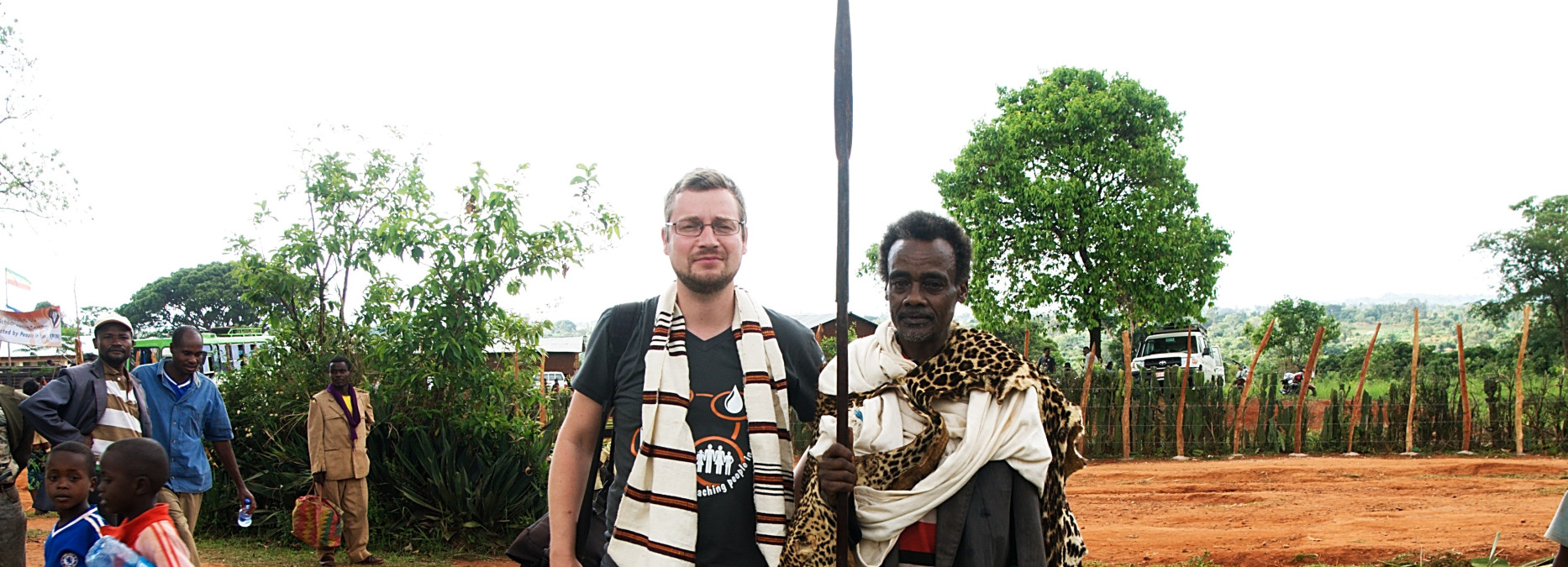 Z dobrodruhů byrokrati, z hrdinů sluníčkáři. Prokletí humanitárního pracovníka v dnešní době