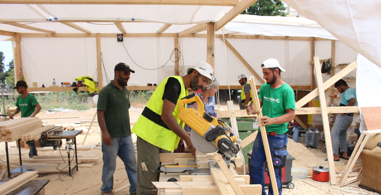 “Celý dům se úplně sesypal, věci létaly všude kolem.” Člověk v tísni již pomohl s opravou domů více než 270 rodinám v Bejrútu