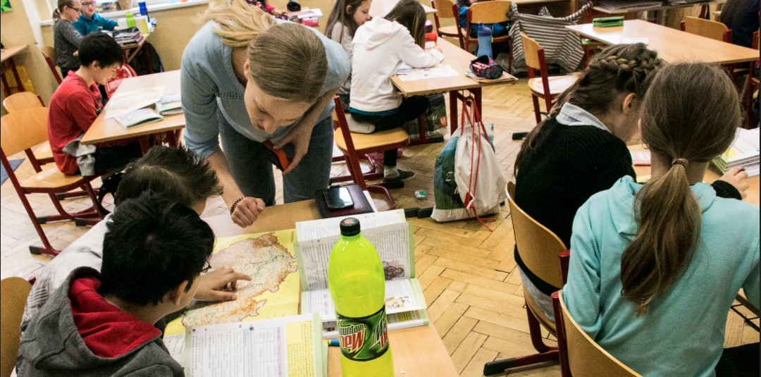 Jakou roli hráli asistenti pedagoga během distanční výuky a po návratu žáků do škol? Na to se ptá aktuální průzkum