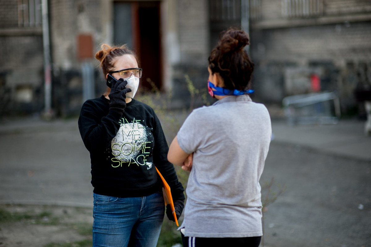 Druhá vlna koronaviru v Česku: podporujeme tisíce lidí v nouzi, distribuujeme potraviny a pomáháme s distanční výukou