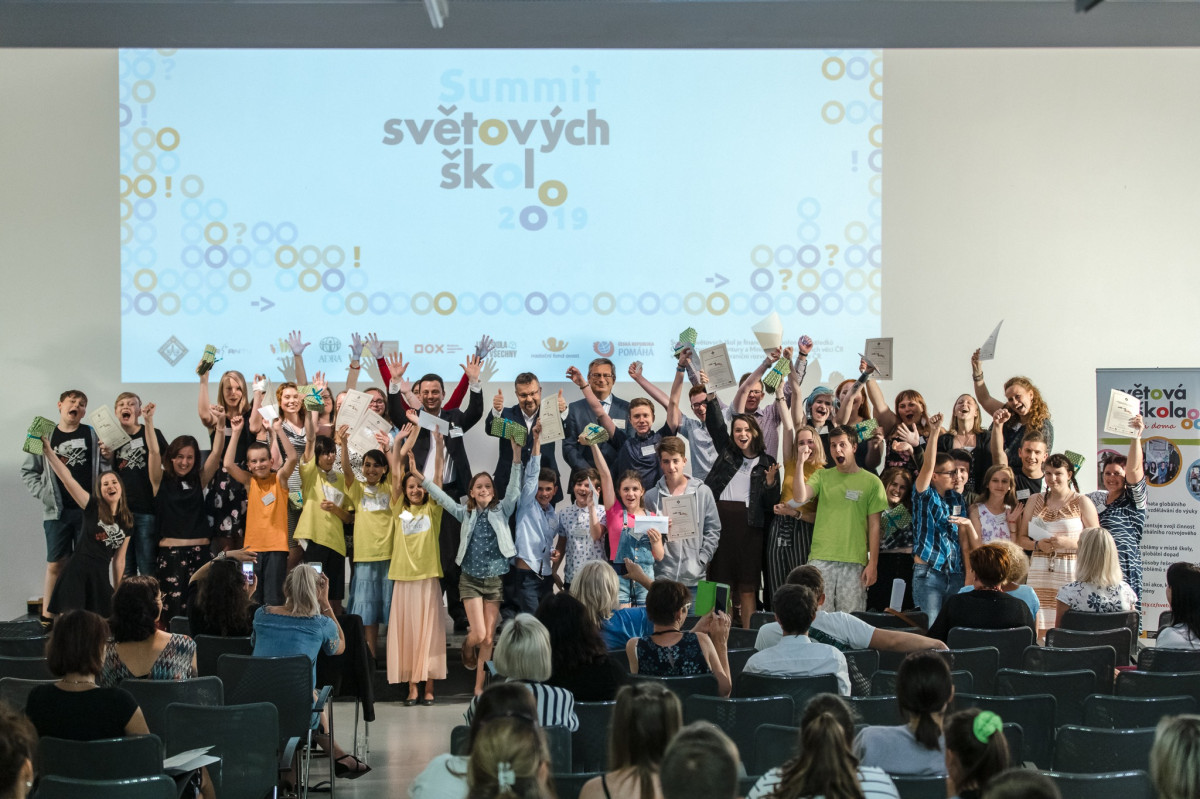 Sledujte v úterý 10. listopadu online stream dopoledního programu Summitu Světových škol!