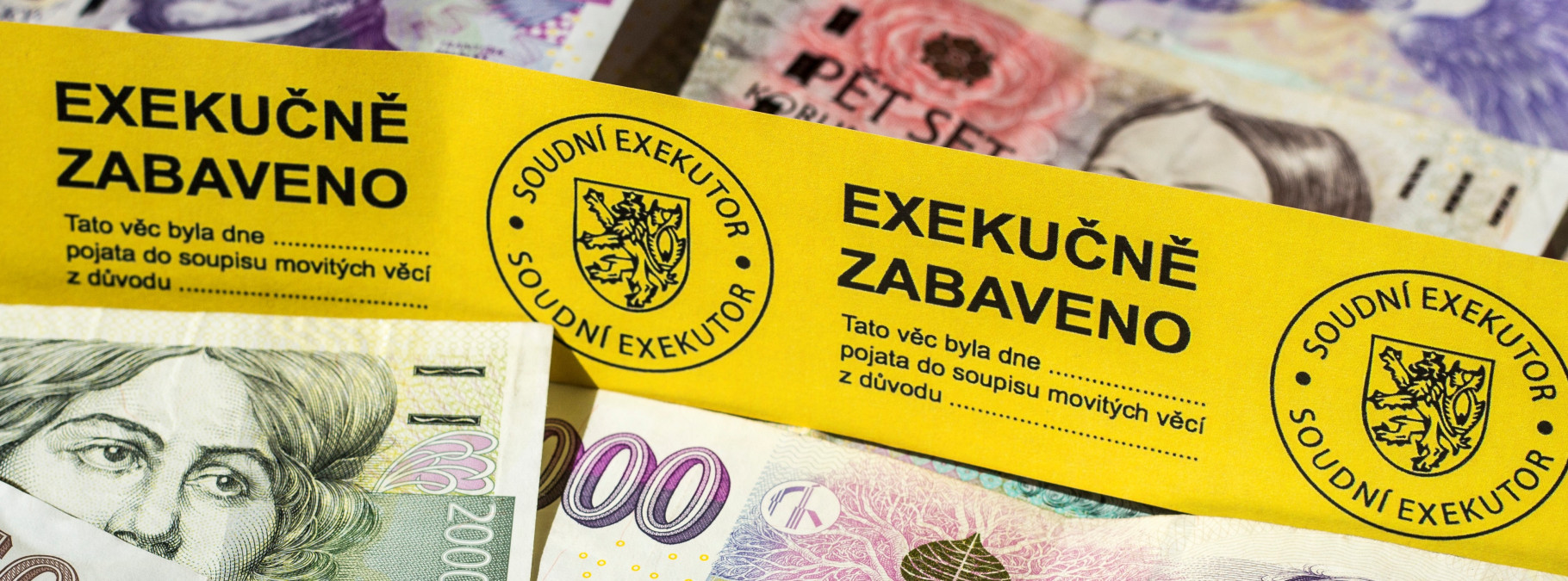 Člověk v tísni vyzývá k zastavení nepřiměřeného nátlaku ze strany exekutorů. Jeho help linka nově nabízí pomoc při řešení mobiliárních exekucí.