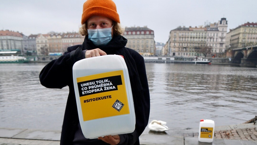 Češi si můžou zkusit, jaké to je žít ve válce nebo v chudobě: www.sitozkuste.cz